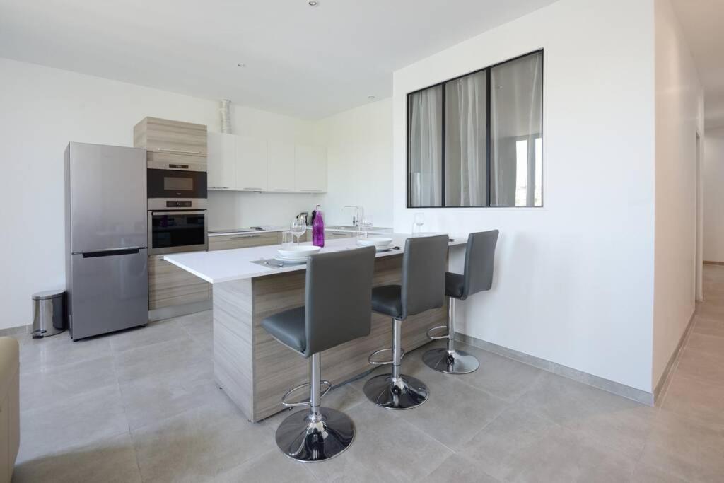 LA CIOTAT - Magnifique Appartement climatisé sur le Port Esterno foto