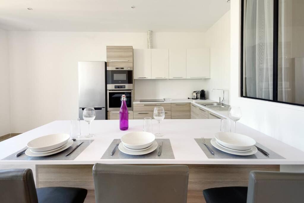 LA CIOTAT - Magnifique Appartement climatisé sur le Port Esterno foto