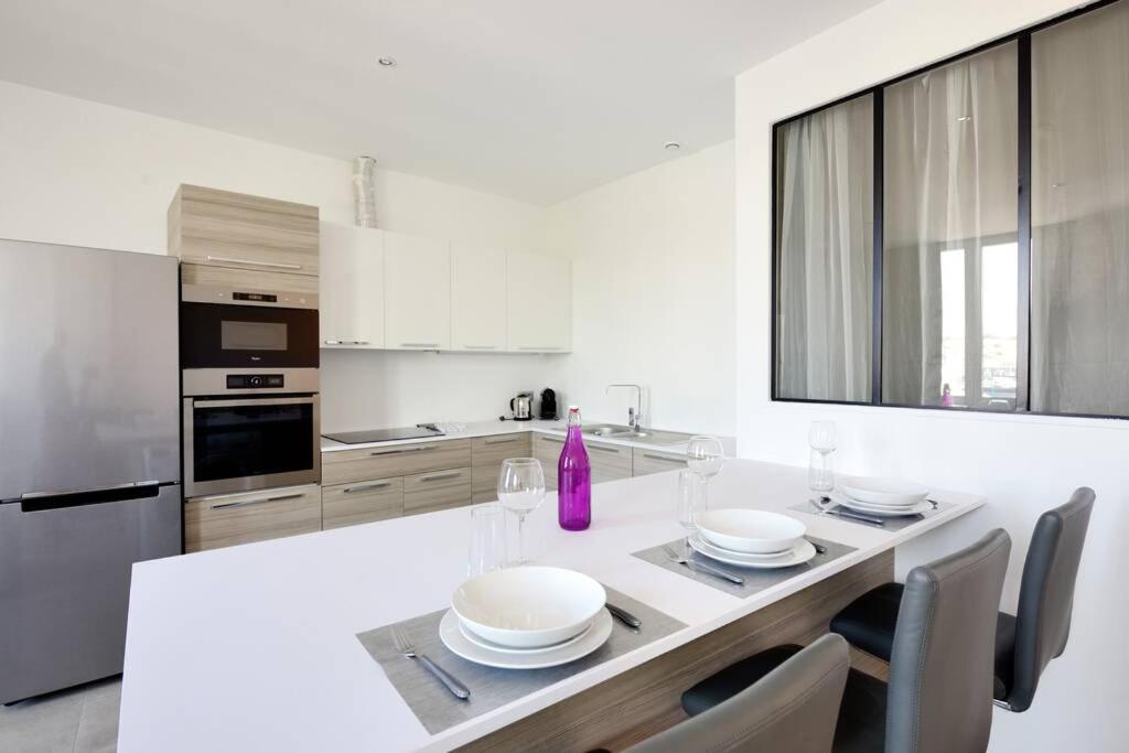 LA CIOTAT - Magnifique Appartement climatisé sur le Port Esterno foto